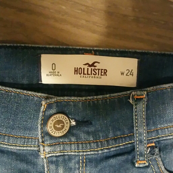 LIKE NEW! Hollister Jean Shorts - Picture 2 of 3